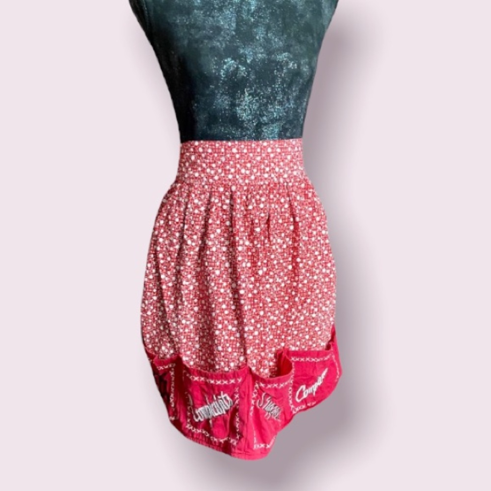 Vintage Apron w/ Pockets Embroidered Tips, Complaints, Suggestions, Compliments